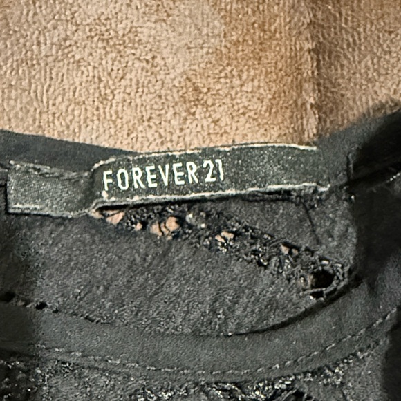 Forever 21 Black Lace Top Women’s Size Small - Picture 3 of 3